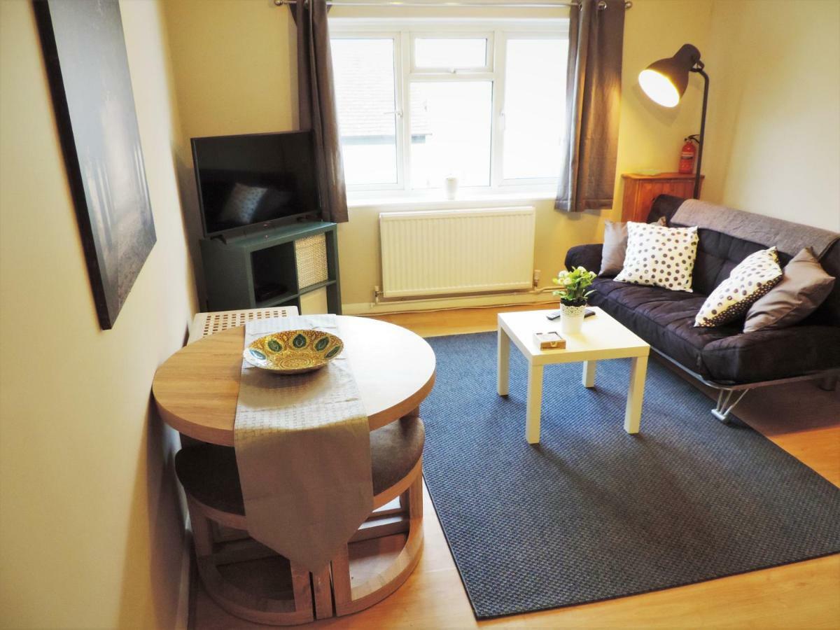1 Bed Bagshot Pennyhill Accommodation Exterior foto