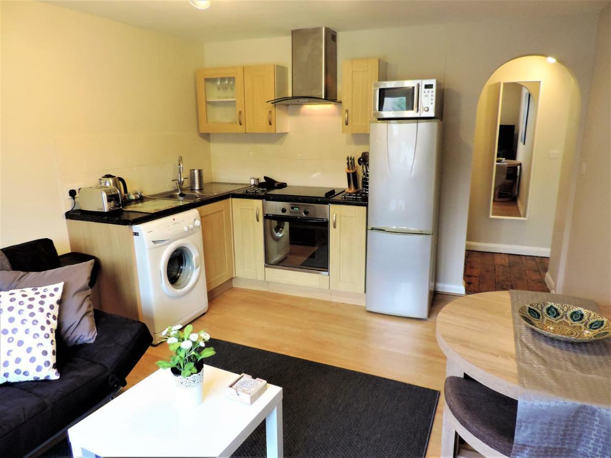 1 Bed Bagshot Pennyhill Accommodation Exterior foto